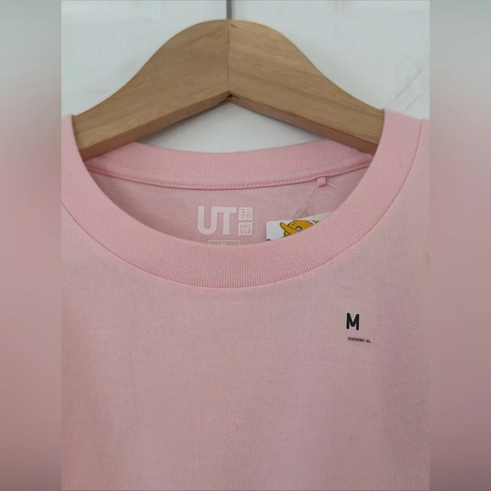 KAWS x UNIQLO Sesame Street PINK ELMO T -SHIRT Size MEDIUM NEW NWT RARE! - Picture 2 of 9